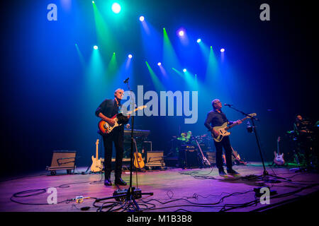 Norway, Bergen - November 17, 2017. The English band 10cc performs a live concert at Grieghallen in Bergen. Here vocalist and bass player Graham Gouldman (R) is seen live on stage with guitarist Rick Fenn (L). (Photo credit: Gonzales Photo - Jarle H. Moe). Stock Photo