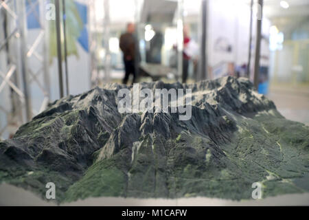 Nuremberg, Germany. 29th Jan, 2018. A landscape model of the Zugspitze mountain area is part of the exhibition 'Analog bis Digital. Der Freistaat in Karten' at the Homeland Ministry in Nuremberg, Germany, 29 January 2018. The exhibition will trace the beginnings of Bavaria through cartography. Interested guests can visit it until the 16th of February 2018. Credit: Daniel Karmann/dpa/Alamy Live News Stock Photo