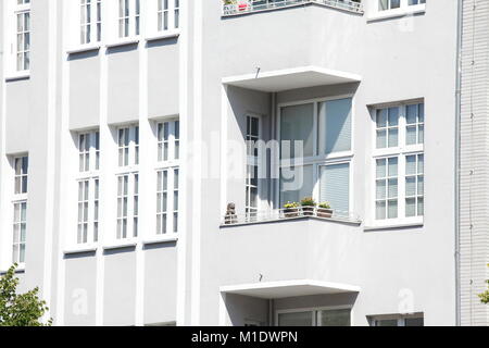 Residential buildings, old buildings and new buildings on Kaiserdamm Street, house facades in Charlottenburg, Berlin, Germany, Europe  I  Wohngebäude, Stock Photo