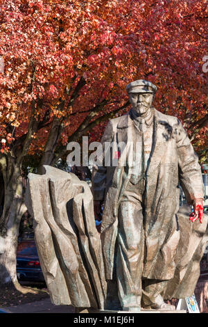 The statue of Vladimir Ilyich Lenin in the Fremont neighborhood of Seattle, Washington, USA Stock Photo