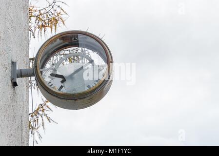 Rusty Broken Clock Old rusty clock with broken glass and dial Stock Photo - Alamy