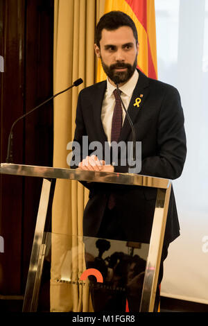 Barcelona, Spain. 30th Jan, 2018.  President of the Catalonia Parliament ROGER TORRENT  holds a press conference announcing the suspension and postponement of the Catalan President investiture debate scheduled for today.  Credit:  Jordi Boixareu/Alamy Live News