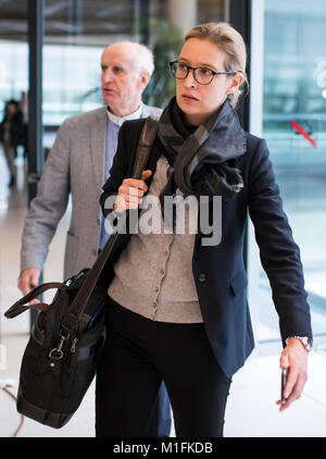 Berlin, Germany. 30th Jan, 2018. Alice Weidel, chairwoman of the AfD's Bundestag fraction, and the AfD's candidate for the position of Vice-president of the Bundestag, Albrecht Glaser (L), arriving to the meeting of the Bundestag (Federal Legislature) fraction of the 'Alternative fuer Deutschland' ('Alternative for Germany', AfD) in the German Bundestag in Berlin, Germany, 30 January 2018. Credit: Bernd von Jutrczenka/dpa/Alamy Live News Stock Photo