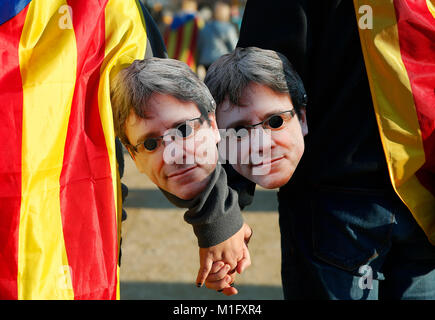 Barcelona, Spain. 30th Jan, 2018. demonstration in favor of the investiture of Carles Puigdemont, on 30th January 2018 in Barcelona, Spain. Credit: Gtres Información más Comuniación on line, S.L./Alamy Live News