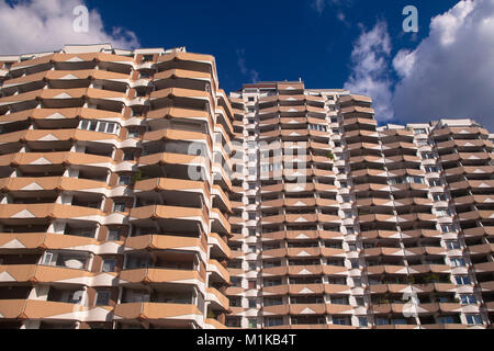 Germany, Cologne, high-rise building at the Tuernicher street in the district Zollstock.  Deutschland, Koeln, Hochhaus in der Tuernicher Strasse im St Stock Photo