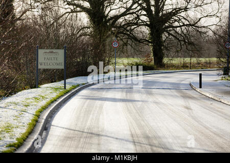 Irish Fáilte - Welcome sign at the entrance to Castletown House & Parklands on a cold January morning in Celbridge, Kildare, Ireland Stock Photo