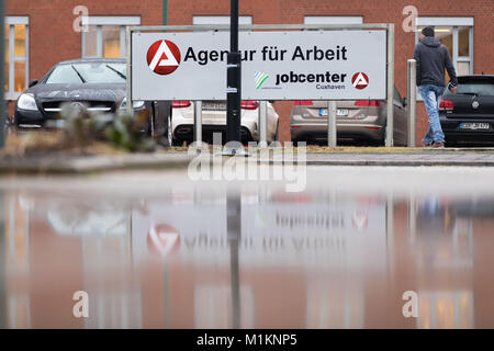 Bremerhaven, Germany. 31st Jan, 2018. ILLUSTRATION - The job centre building in Bremerhaven, Germany, 31 January 2018. The building also hosts one of three locations of the job centre Cuxhaven. More than 1000 migrants supposedly obtained welfare by fraud with an organized system. There are heavy accusations against a member of state parliament in Bremen - a committee will now look into the case. Credit: Mohssen Assanimoghaddam/dpa/Alamy Live News Stock Photo