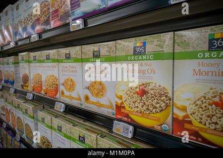 Brooklyn, New York, USA. 31st January, 2018. 365 brand organic breakfast cereal in the new Whole Foods' 365 Fort Greene in the Fort Greene neighborhood of Brooklyn in New York on opening day Wednesday, January 31, 2018. Located near the Barclays Center the 30,000 square-foot store, their first on the East Coast, is a lower-cost alternative Whole Foods Market selling their 365 brand as well as merchandise from other food manufacturers. (Â© Richard B. Levine) Credit: Richard Levine/Alamy Live News Stock Photo