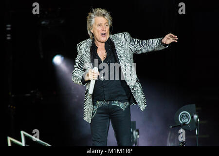 Milan Italy. 31 January 2018. The British singer and songwriter ROD STEWART performs live on stage at Mediolanum Forum during the 'Another Country Tour 2018' Credit: Rodolfo Sassano/Alamy Live News Stock Photo
