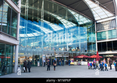 Exterior view of the Forum, Norwich, Norfolk, UK - John Gollop Stock Photo