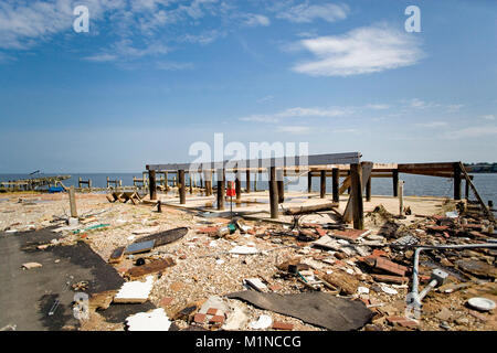 The remnants of Wintzel s Oyster Restaurant in the wake of a storm surge caused by Hurricane Katrina. The building was washed out to sea by the massiv Stock Photo