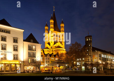 Germany, Cologne, houses in the old part of the town at the Frankenwerft and the Fishmarket, Romanesque church Gross St. Martin, on the right the Stap Stock Photo