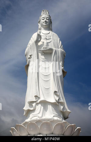 Giant statue 67m tall of Quan Am, Bodhisattva of Compassion (Goddess of Mercy), Linh Ung Buddhist Pagoda, Danang, Vietnam, Indochina, Southeast Asia Stock Photo