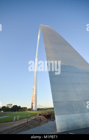 St. Louis Gateway Arch in Missouri with blue sky in the background Stock Photo