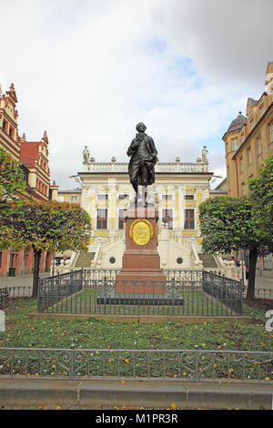 Goethe monument on the Naschmarkt in front of the Old Stock Exchange, Leipzig, Saxony, Germany, Goethe-Denkmal auf dem Naschmarkt vor der Alten Börse, Stock Photo