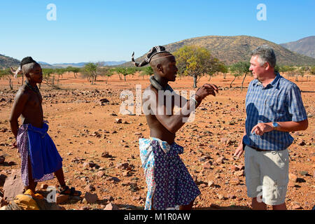 Himba Man Namibia Mann Stock Photo Alamy