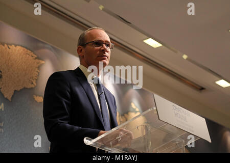 London, UK. 31st January, 2018. Simon Coveney, Ireland’s deputy prime minister (Tánaiste) and minister for foreign affairs and trade, giving a speech on British-Irish relations at the Chatham House think-tank in London on 31 January 2018. Credit: Dominic Dudley/Alamy Live News Stock Photo