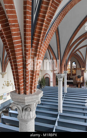 Heinersbrueck, Germany. 1st Feb, 2018. The interior of the village church shows a granite pillar supporting the two cross vault naves in Heinersbrueck, Germany, 1 February 2018. Brandenburg's village church of the month February is situated next to the brown coal opencast mine Jaenschwalde. The neo-gothic buidling was finished in 1901. The sponsoring society 'Old Churches Berlin-Brandenburg' places one church under the spotlight every month. Credit: Patrick Pleul/dpa-Zentralbild/ZB/dpa/Alamy Live News Stock Photo