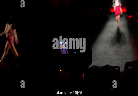 Barcelona, Spain. 01st Feb, 2018. Model wears at collection runway a creation from Custo Barcelona during the 080 Barcelona Fashion, on 01th February 2018 in Barcelona, Spain. Credit: Gtres Información más Comuniación on line, S.L./Alamy Live News Stock Photo