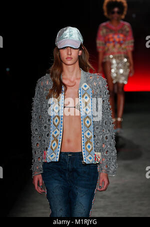 Barcelona, Spain. 01st Feb, 2018. Model wears at collection runway a creation from Custo Barcelona during the 080 Barcelona Fashion, on 01th February 2018 in Barcelona, Spain. Credit: Gtres Información más Comuniación on line, S.L./Alamy Live News Stock Photo