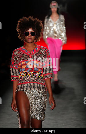 Barcelona, Spain. 01st Feb, 2018. Model wears at collection runway a creation from Custo Barcelona during the 080 Barcelona Fashion, on 01th February 2018 in Barcelona, Spain. Credit: Gtres Información más Comuniación on line, S.L./Alamy Live News Stock Photo