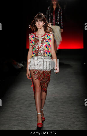 Barcelona, Spain. 01st Feb, 2018. Model wears at collection runway a creation from Custo Barcelona during the 080 Barcelona Fashion, on 01th February 2018 in Barcelona, Spain. Credit: Gtres Información más Comuniación on line, S.L./Alamy Live News Stock Photo