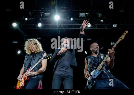 The American singer, songwriter and musician Lionel Richie performs a live concert at Plenen in Bergenhus Festning. Lionel Richie was a member of the Motown Records group The Commodores and is among the world’s best selling artist of all time. Norway, 28/07 2016. Stock Photo