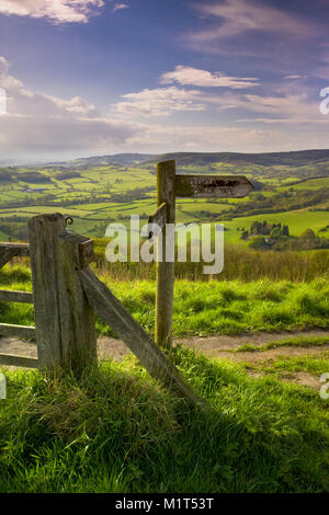 Sneck Yate Signpost along The Cleveland Way long distance footpath at Whitestone Cliff just north from Sutton bank, Thirsk, North Yorkshire, UK. Stock Photo