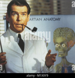 MARS ATTACKS ! 1996 Warner Bros film with Pierce  Brosnan Stock Photo