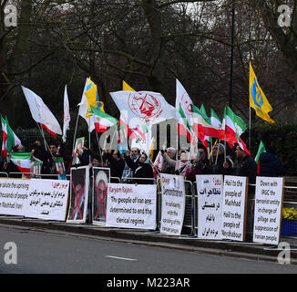 Protesters with Iranian flags gather outside the Consulate of the Islamic Republic of Iran in London  Featuring: Atmosphere Where: London, United Kingdom When: 03 Jan 2018 Credit: WENN.com Stock Photo