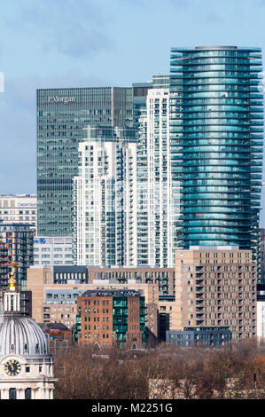 Arena Tower on the Isle of Dogs with the J P Morgan building at Canary Wharf in the background. Stock Photo