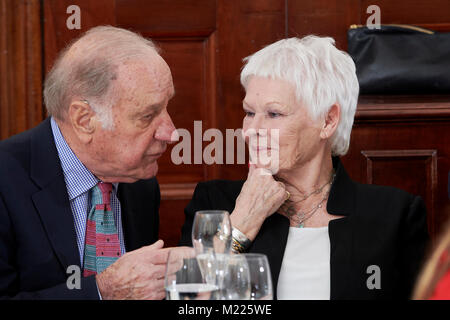 Oldie of the Year Awards 2018, Geoffrey Palmer & Judy Dench Stock Photo