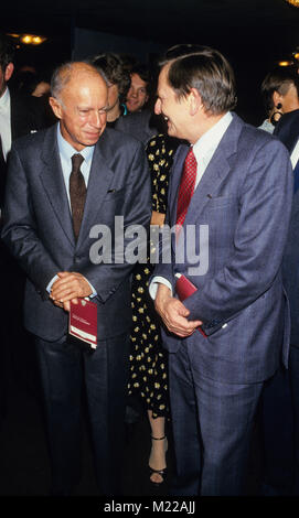 CLAUDE SIMON French author and Nobel Laureate 1985 in conversation with Swedens former Prime minister Olof Palme Stock Photo