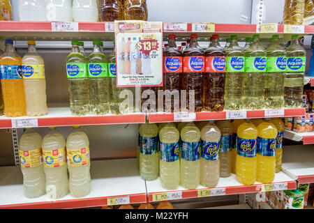 Buenos Aires Argentina,Dia Market,supermarket grocery store food,soda,fruit fruits drink drinks beverage plastic bottle,shelf,sign,special,Hispanic La Stock Photo