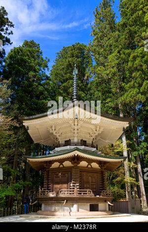 Shinto symbol hi-res stock photography and images - Alamy