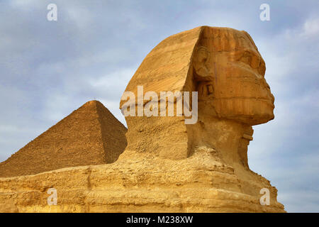 The Great Sphinx statue and the Pyramid of Khafre on the Giza Plateau, Cairo, Egypt Stock Photo