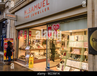 H Samuel jewellers shop on Cornmarket Street, Oxford, Oxfordshire, UK. Feb 2018 Stock Photo