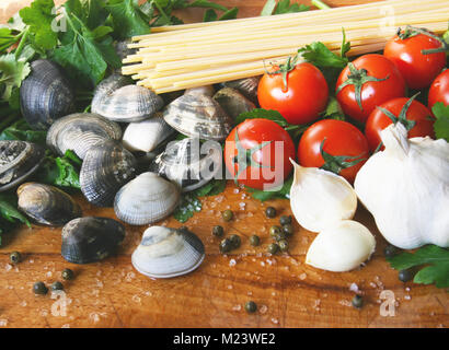 Ingredients for spaghetti with clams, pasta alle vongole Stock Photo