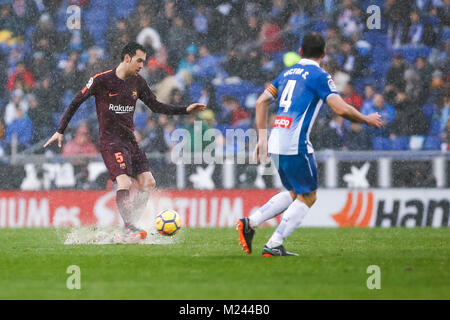 Barcelona, Spain. 04th Feb, 2018. FC Barcelona midfielder Sergio Busquets (5) during the match between RCD Espanyol and FC Barcelona, for the round 22 of the Liga Santander, played at RCDE Stadium on 4th February 2018 in Barcelona, Spain. Credit: Gtres Información más Comuniación on line, S.L./Alamy Live News Stock Photo