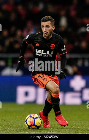 Jose Luis Gaya (Valencia CF) drives forward on the ball La Liga match between Atletico de Madrid vs Valencia CF at the Wanda Metropolitano stadium in Madrid, Spain, February 4, 2018. Credit: Gtres Información más Comuniación on line, S.L./Alamy Live News Stock Photo