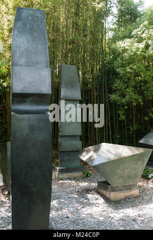 Conversation with Magic Stones, bronze sculpture at the Barbara Hepworth gallery in St ives, Cornwall Stock Photo