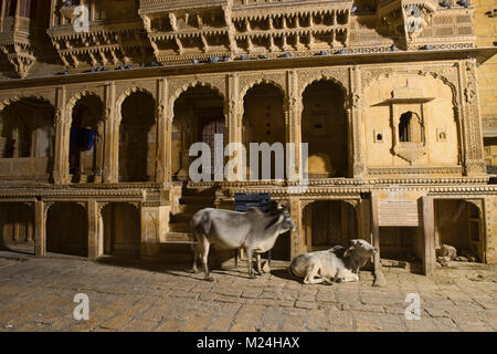 Night scene at the yellow sandstone carved Patwon Ji Ki Haveli, Jaisalmer, Rajasthan, India Stock Photo