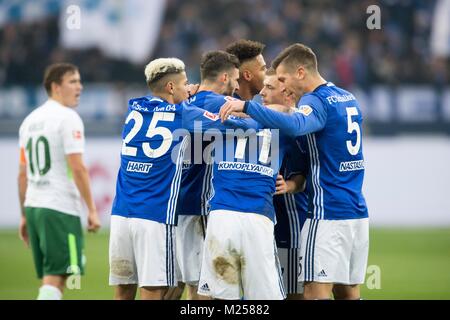 Gelsenkirchen, Deutschland. 03rd Feb, 2018. jubilation GE um Yevhen KONOPLYANKA (GE) after dem goal zum 1:0, v.r. Matija NASTASIC (GE), Max MEYER (GE), Yevhen KONOPLYANKA (GE), Daniel CALIGIURI (GE), Amine HARIT (GE), l. Max KRUSE (HB) disappointed, Fussball 1. Bundesliga, 21. matchday, FC Schalke 04 (GE) - SV Werder Bremen (HB), am 03.02.2018 in Gelsenkirchen/ Germany. |usage worldwide Credit: dpa/Alamy Live News Stock Photo