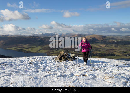 Lake District, Cumbria, UK.  4th February 2018. UK Weather.  Hill walkers enjoyed some wonderful snowy walking conditions and spectacular views over the Ullswater valley in the Lake District today.  The forecast is for continuing cold temperatures and further snow, some of which could affect Southern areas of the UK.  David Forster/Alamy Live News Stock Photo