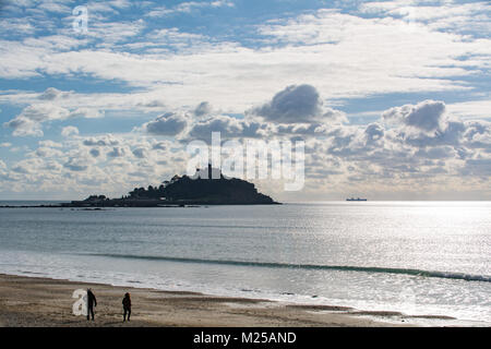 Marazion, Cornwall, UK. 5th Feb 2018. UK Weather. The Queen Elizabeth aircraft carrier was making the most of the fine weather today in the sea at Mounts Bay close to Helston  - the home of RNAS Culdrose. Credit: Simon Maycock/Alamy Live News Stock Photo