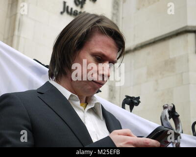 London, UK. 5th February, 2018. Lauri Love Wins Extradition Battle at Royal Court of Justice, at the press conference in the solicitors chambers, Barry Sheerman MP talks to the press about autism, and the Lauri Love appeal and win implications for the future. Contributor: Katherine Da Silva/Live Alamy News Stock Photo