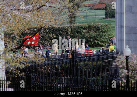 Arlington VIrginia, USA, 14th April,1981 Funeral serivces for General of the Army Omar Bradley. The General's casket is carried on a cassion thru the entance gates of Arlington National Cemetery. Stock Photo
