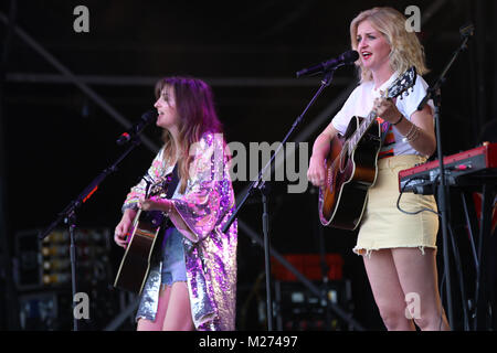 Ward Thomas (Catherine and Lizzy Ward Thomas) perform during the ...