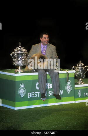 crufts bis 2003 pekingese ch yakee a dangerous liaison with albert easdon Stock Photo