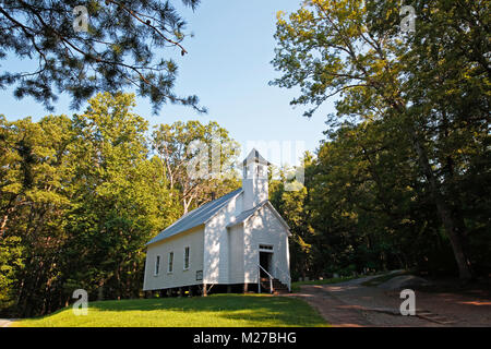 Cades Cove Methodist Baptist Church, built in 1902, a small white log structure in Great Smoky Mountains National Park, Tennessee, USA Stock Photo